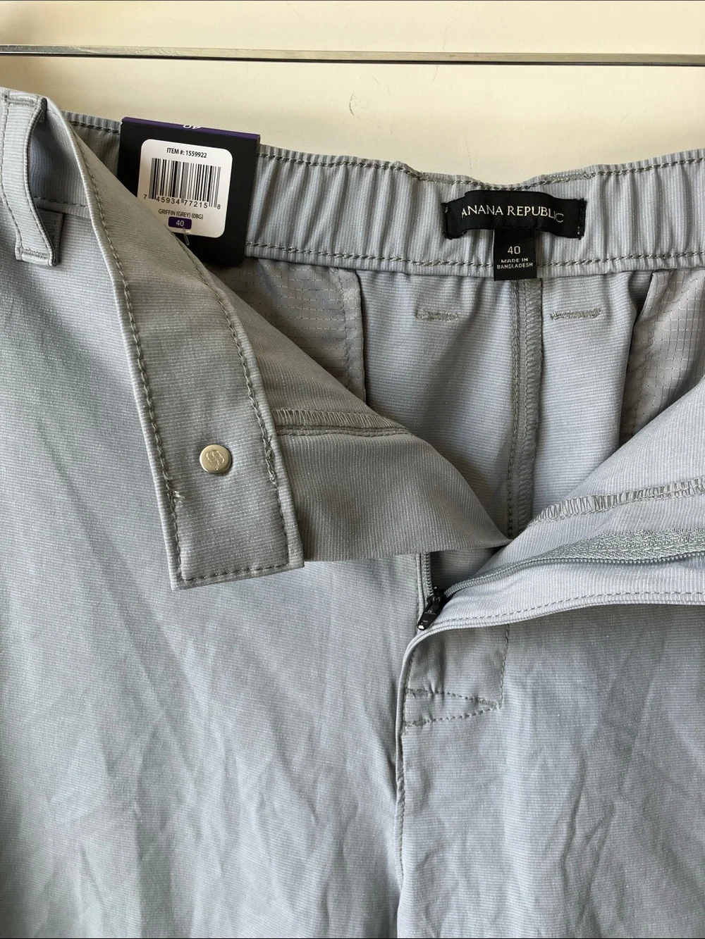 BANANA REPUBLIC Griffin Gray Comfort Flat-Front Shorts Men’s Size 40 NWT